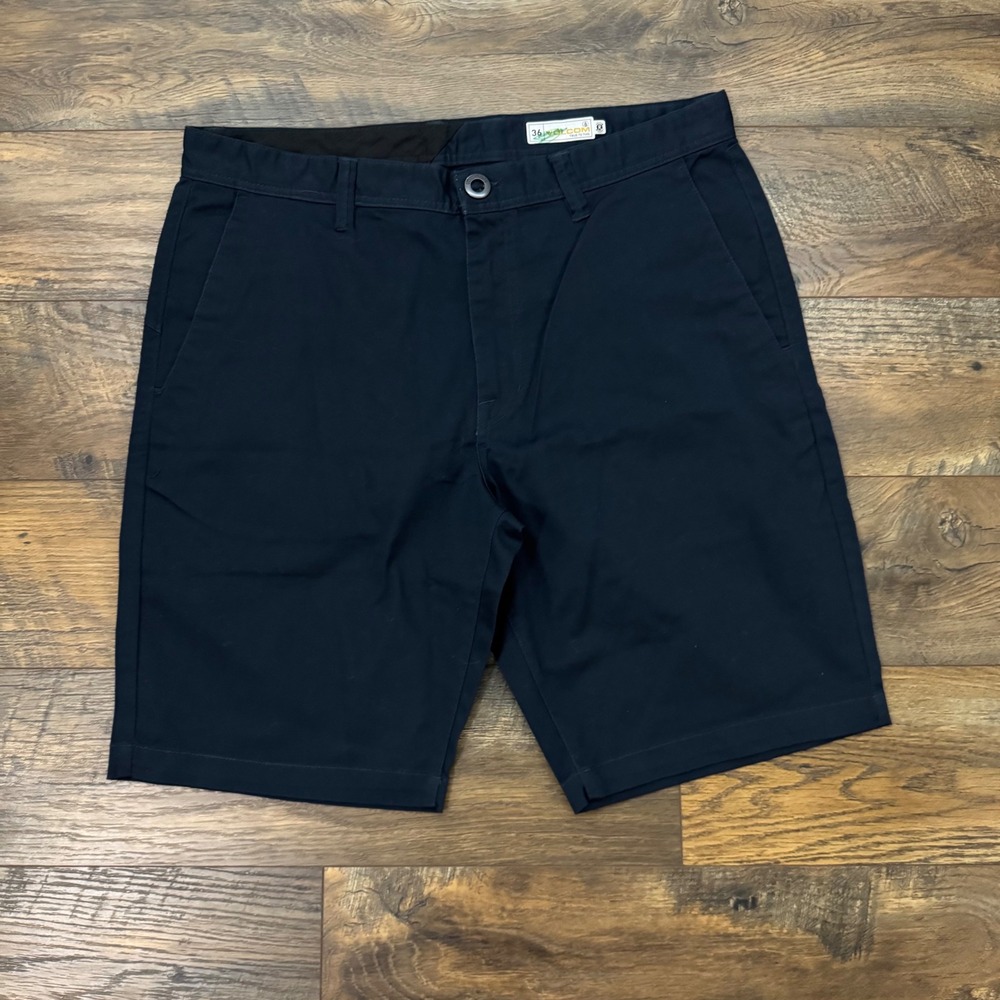 NWT Volcom Frickin Modern Straight Chino Shorts Men's 36 Blue Stretch Casual